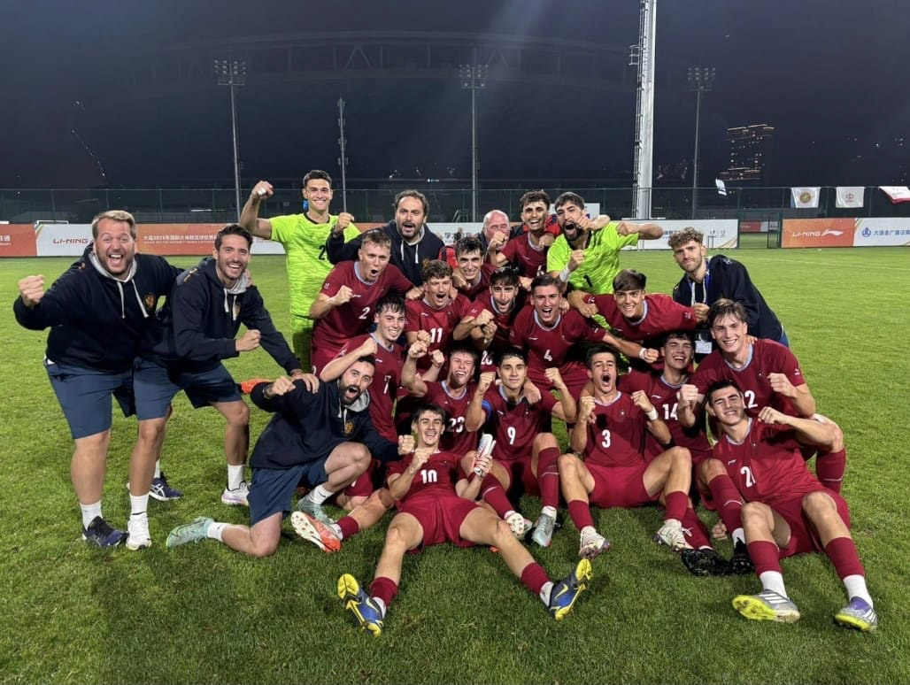 La selección universitaria celebra el pase a semifinales 