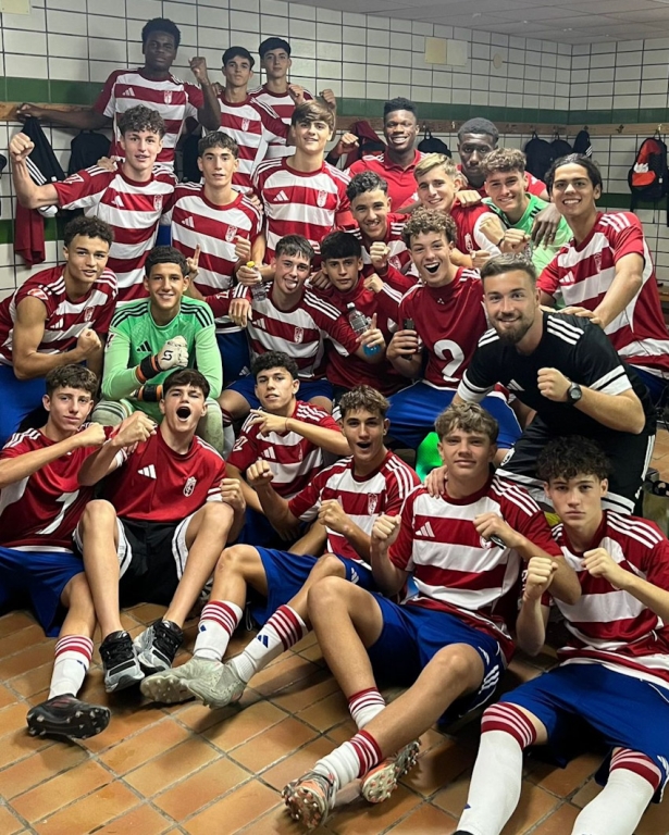 El Granada CF cadete celebra su triunfo ante el Español Albolote (GCF) El Granada CF cadete celebra su triunfo ante el Español Albolote (GCF)