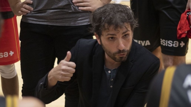 Samu Gónez será el encargado de dirigir al conjunto rojinegro (COVIRAN GRANADA) Samu Gónez será el encargado de dirigir al conjunto rojinegro (COVIRAN GRANADA)