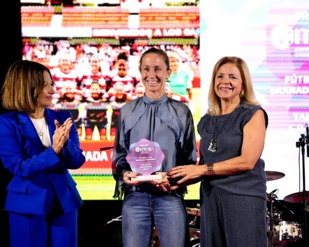 Reconocimiento a la labor del Granada femenino (GRANADA CF) Reconocimiento a la labor del Granada femenino (GRANADA CF)