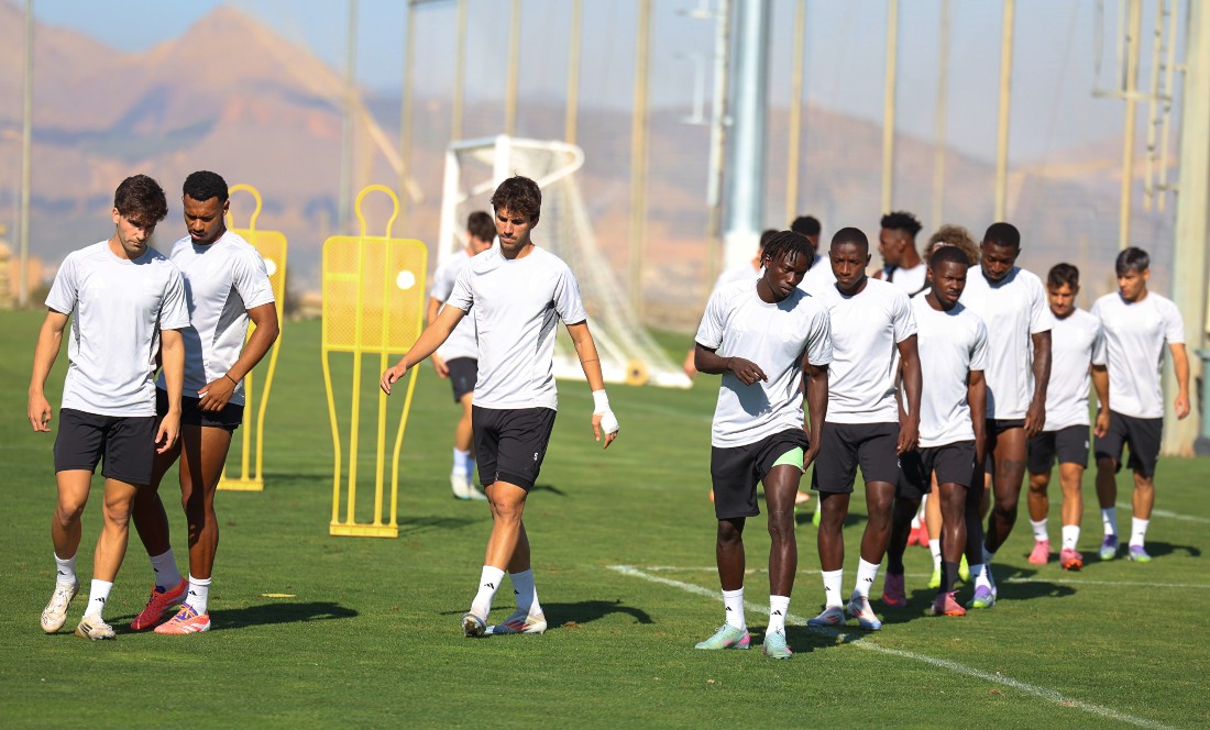 Pacheta puede contar con todos sus futbolistas (J. AZCOYTIA)