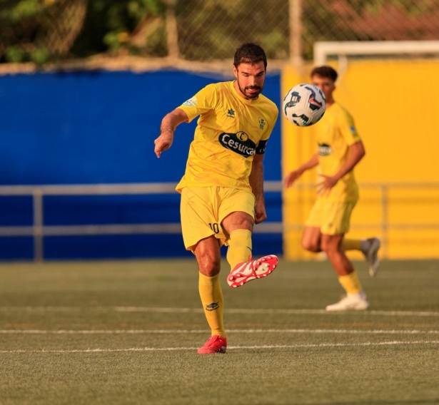 El Huétor Tájar quiere despegar (DIEGO LEMUS) El Huétor Tájar quiere despegar (DIEGO LEMUS)