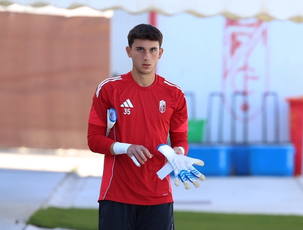 Iker García debuta con el primer equipo (J. AZCOYTIA) Iker García debuta con el primer equipo (J. AZCOYTIA)