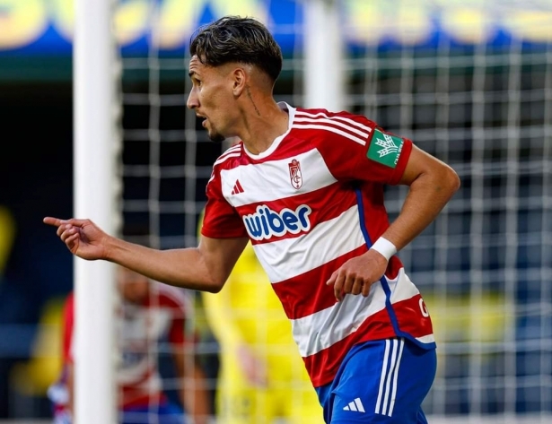 Corbeanu deja de ser jugador del Granada 