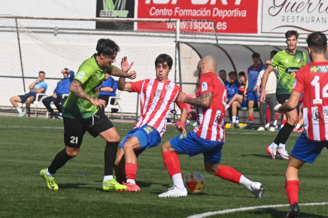 El CD Huétor Vega derrotó al Atlético Porcuna (GPMEDIA)