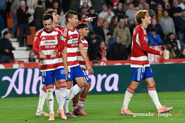 El Granada supon reponerse al tanto inicial del Zaragoza (J.M. BALDOMERO)