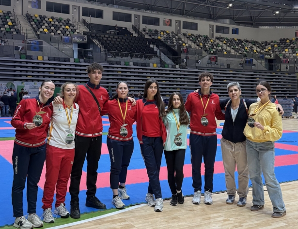 Equipo femenino del Club Nokachi