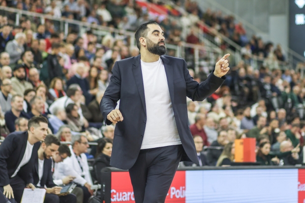 Ramón Díaz durante el partido (GPMEDIA)
