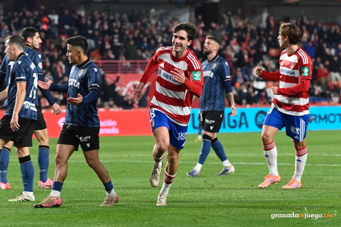 Alemañ volvió a mostrar su faceta goleadora (J.M. BALDOMERO)
