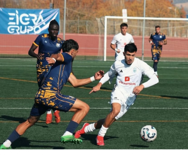El Santa Fe cayó derrotado ante el Atlético Marbella (ARI JEREZ/ARCHIVO)