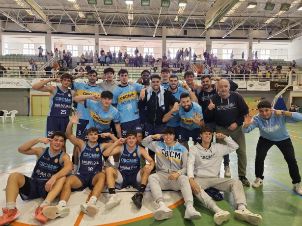 El Costa Motril celebra su triunfo (CBCM)