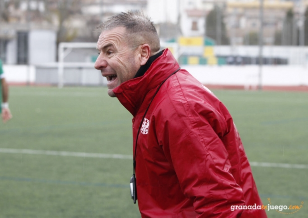 Manuel Montañés durante el partido ante el Atarfe Industrial (J. PALMA) Manuel Montañés durante el partido ante el Atarfe Industrial (J. PALMA)