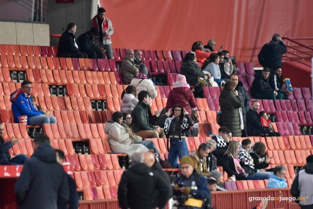 La afición acompañará al equipo en Almería (J.M. BALDOMERO)