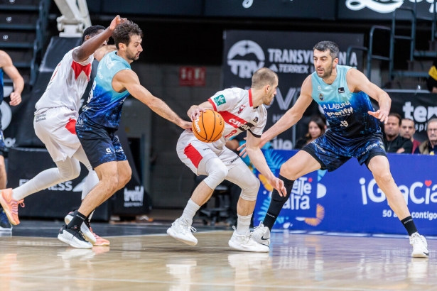 El Covirán cayó en Tenerife (ACB PHOTO/ EMILIO COBOS) El Covirán cayó en Tenerife (ACB PHOTO/ EMILIO COBOS)