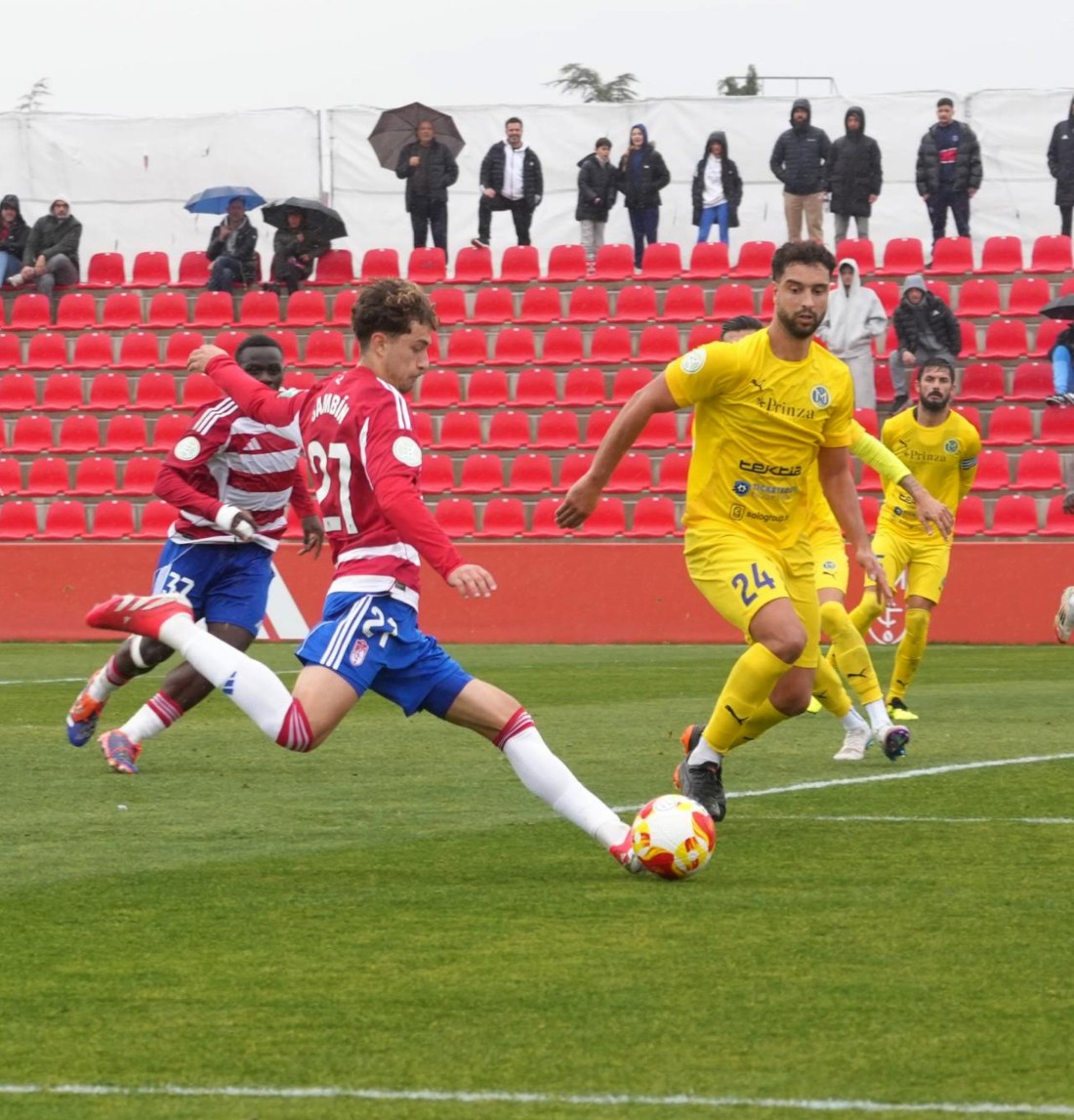 El Recre logró arañar un punto (GRANADA CF)