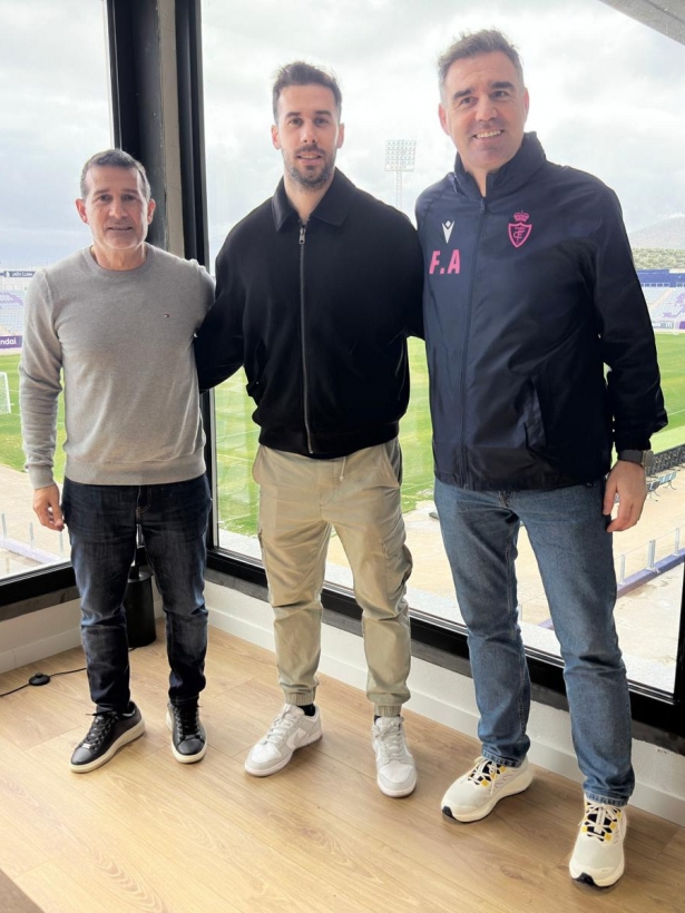 Presentación del José Carrillo como jugador del Real Jaén (REAL JAÉN) Presentación del José Carrillo como jugador del Real Jaén (REAL JAÉN)