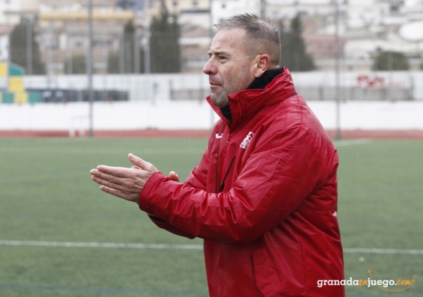 Manuel Montañés, entrenador del Águilas de Zujáira, durante un partido (J. PALMA)