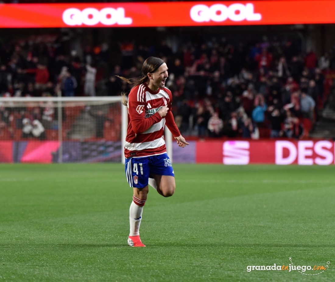 Izan González cuajó un gran partido (J.M. BALDOMERO)
