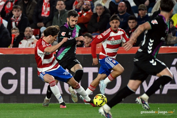 Diego Hormigo en una jugada en el derbi ante el Málaga CF (JOSÉ M. BALDOMERO) Diego Hormigo en una jugada en el derbi ante el Málaga CF (JOSÉ M. BALDOMERO)
