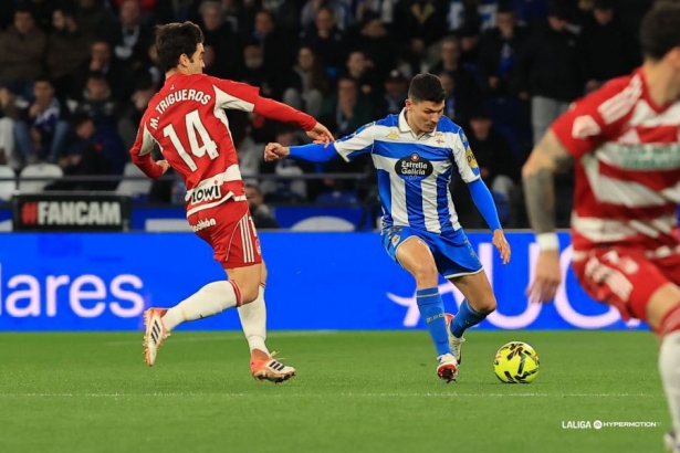 Manu Trigueros en una de las acciones del partido ante el Depor (LALIGA) Manu Trigueros en una de las acciones del partido ante el Depor (LALIGA)