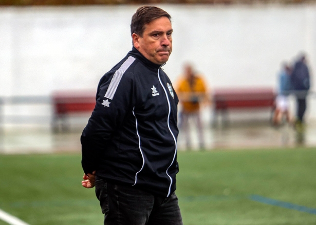 El entrenador del Cenes Crestanevada, Miguel Crespo (J. PALMA) El entrenador del Cenes Crestanevada, Miguel Crespo (J. PALMA)