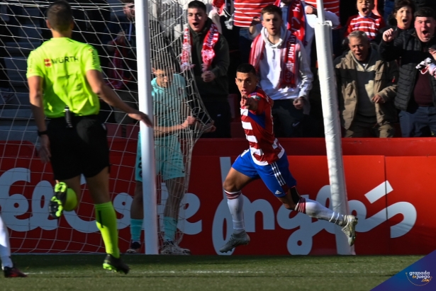 Uzuni fue uno de los goleadores ante el Andorra (J.M. BALDOMERO)