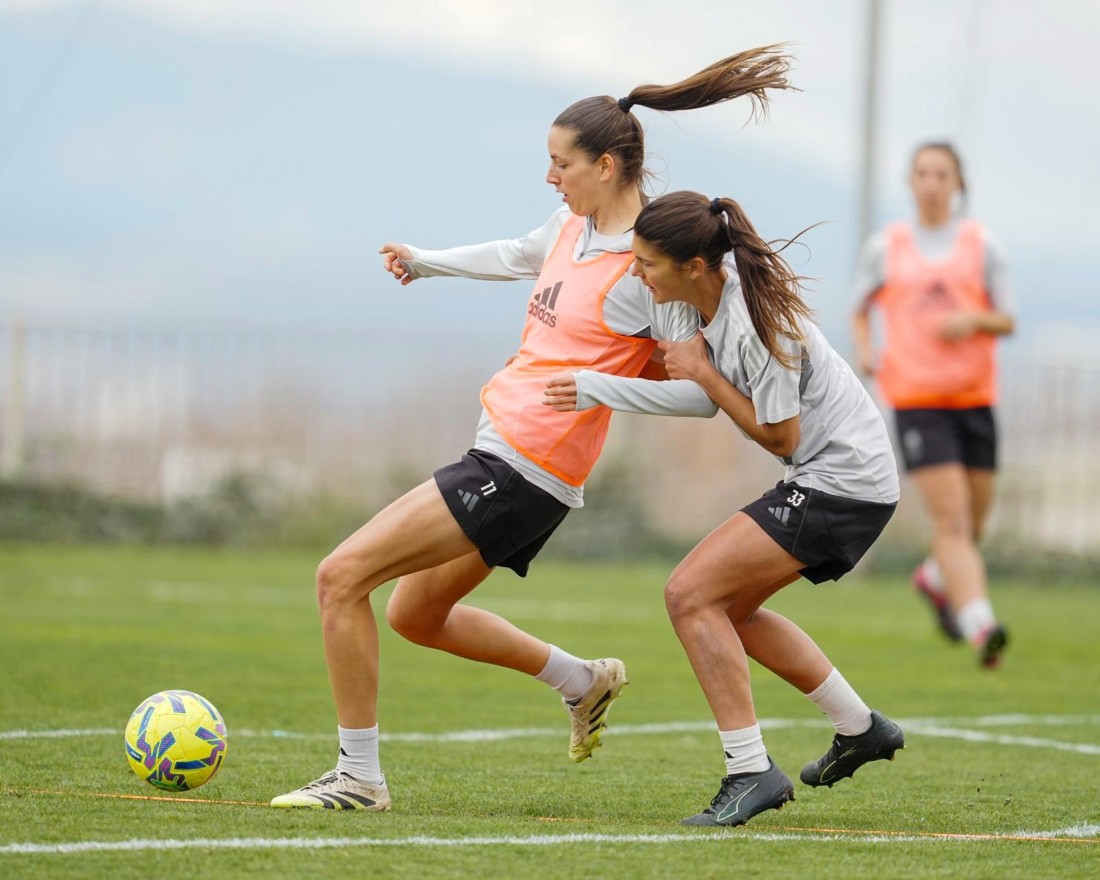 Las rojiblancas retoman la competición (GRANADA CF)