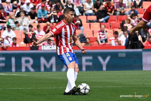 Rubén Alcaraz, tras su renovación, continuará como rojiblanco la próxima temporada (JOSÉ M. BALDOMERO) Rubén Alcaraz, tras su renovación, continuará como rojiblanco la próxima temporada (JOSÉ M. BALDOMERO)