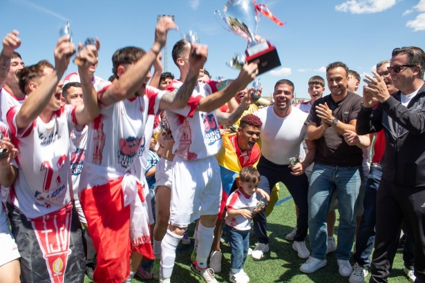 El Guadíx CF celebra el ascenso de categoría El Guadíx CF celebra el ascenso de categoría