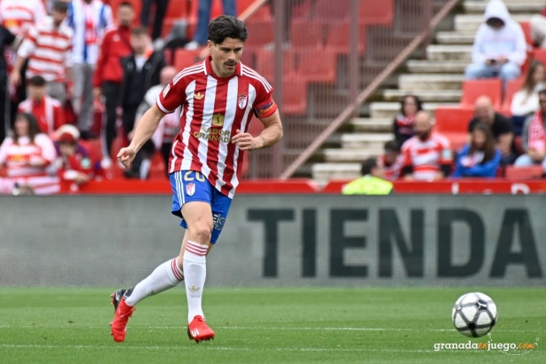 Sergio Ruiz salió en la segunda mitad (J.M. BALDOMERO) Sergio Ruiz salió en la segunda mitad (J.M. BALDOMERO)