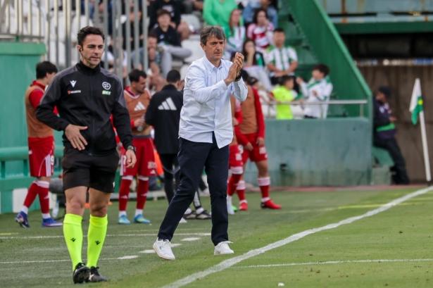 Pacheta ha vuelto a lamentar los errores de su equipo (LOF) Pacheta ha vuelto a lamentar los errores de su equipo (LOF)