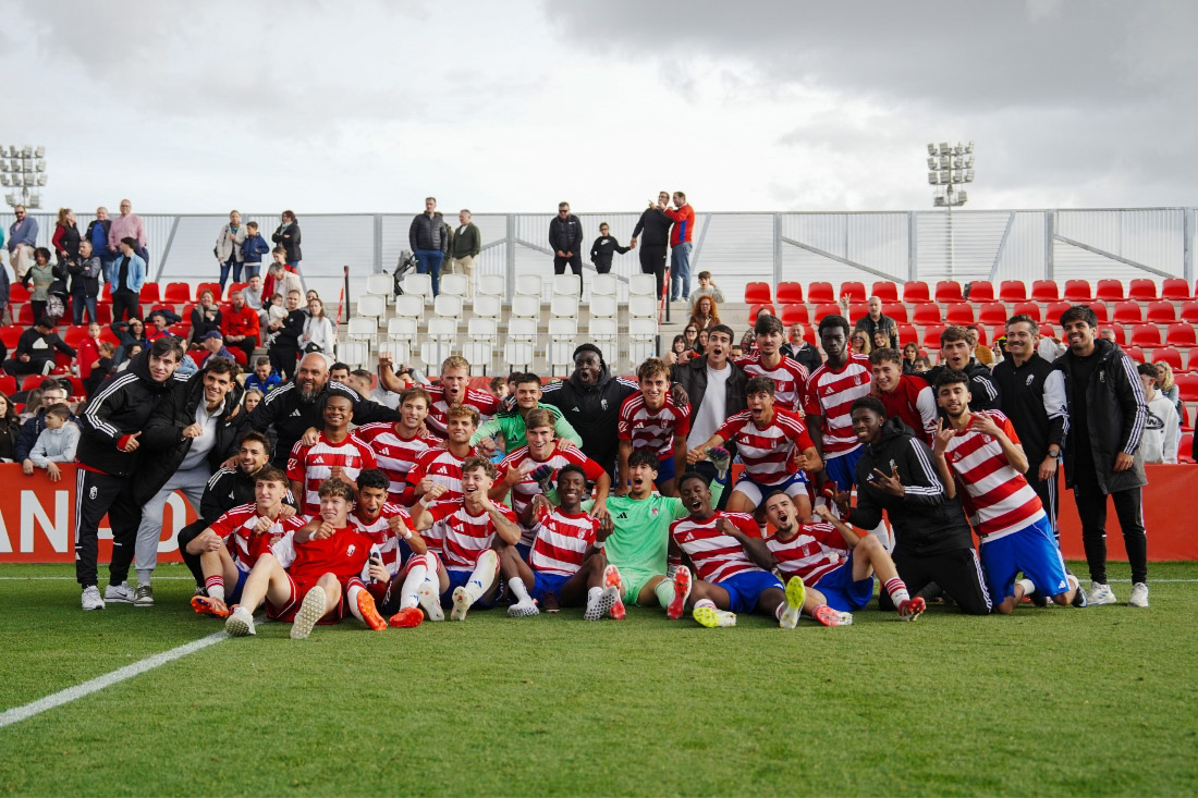 El Granada CF C celebra su clasificación (GCF)