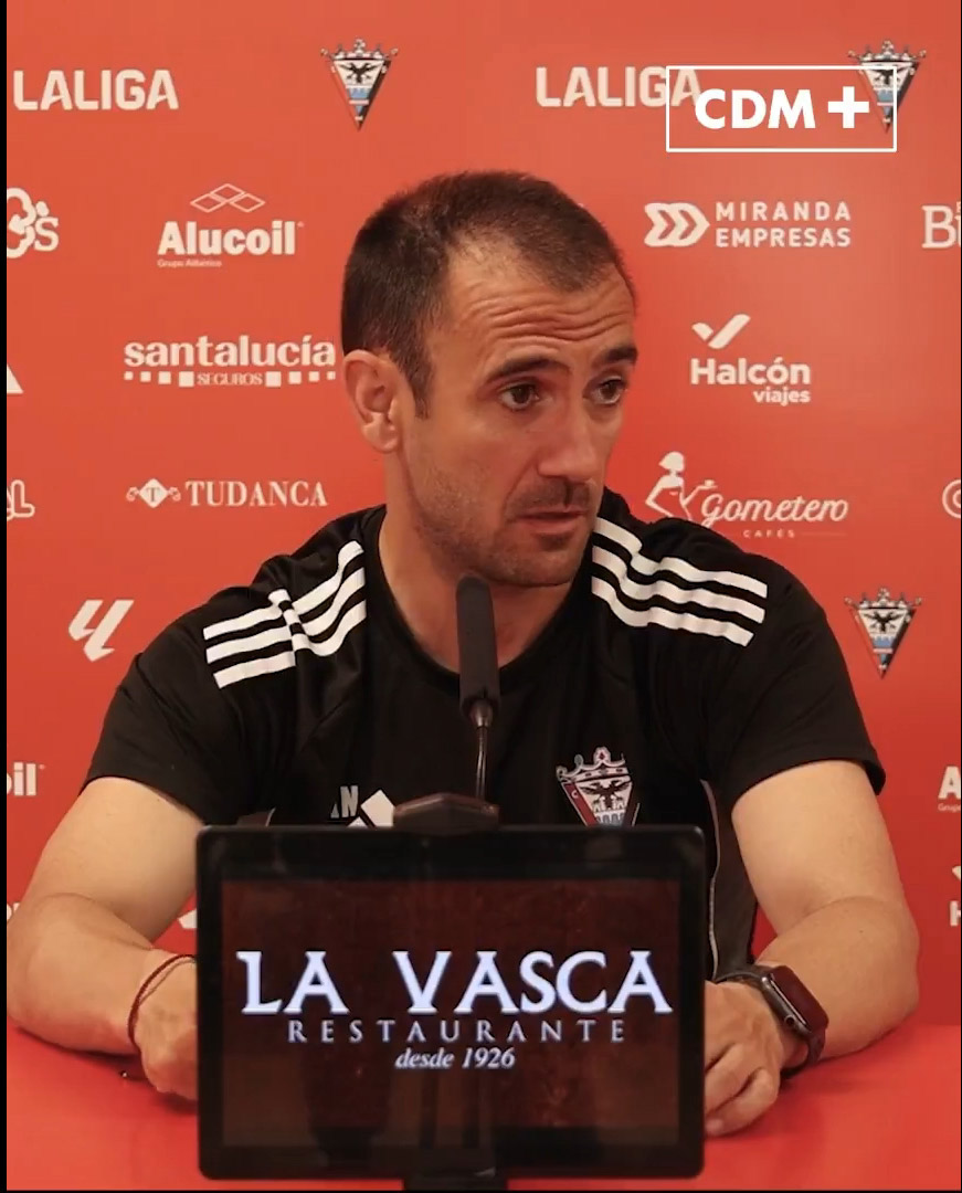 El entrenador del CD Mirandés, Antxon Muneta (CD MIRANDÉS)
