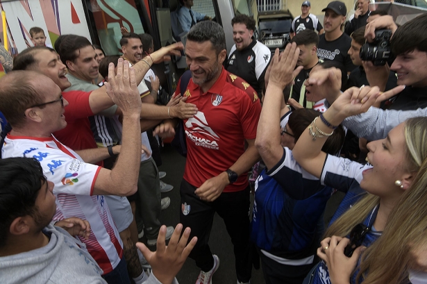 Los aficionados en el recibimiento al autobús del equipo en el último partido en casa (GP MEDIA) Los aficionados en el recibimiento al autobús del equipo en el último partido en casa (GP MEDIA)