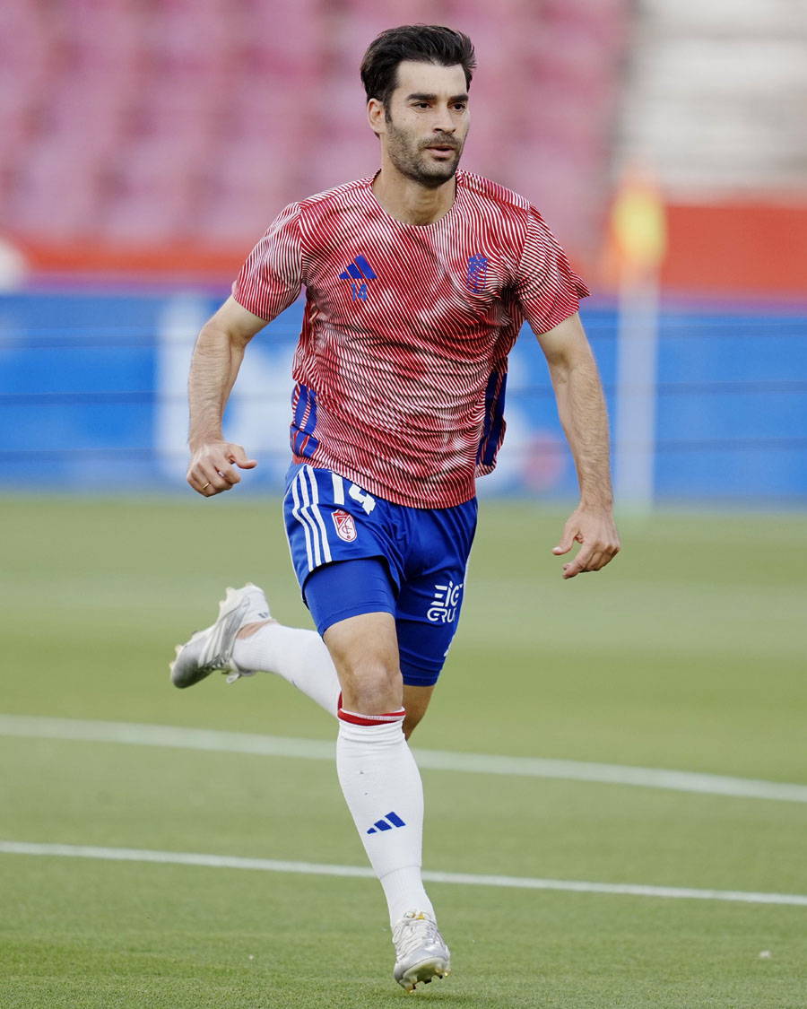 Manu Trigueros en su último partido como futbolista profesional (GRANADA CF)
