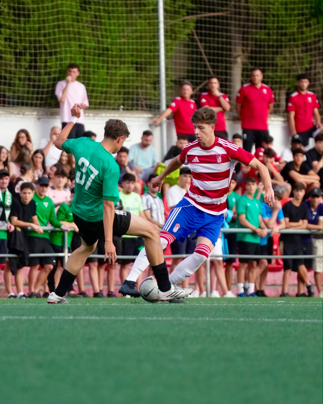 Granada CF B y Alhendín B disputaron un intenso final (GCF)