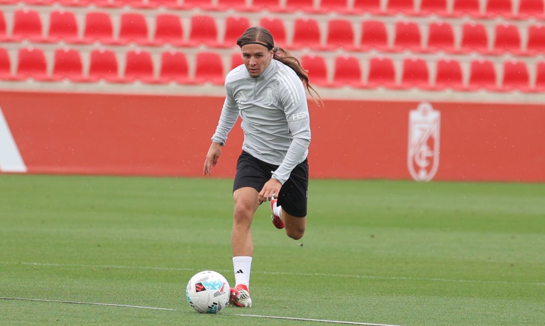 Izan se marcha tras seis meses de buen fútbol (J. AZCOYTIA)