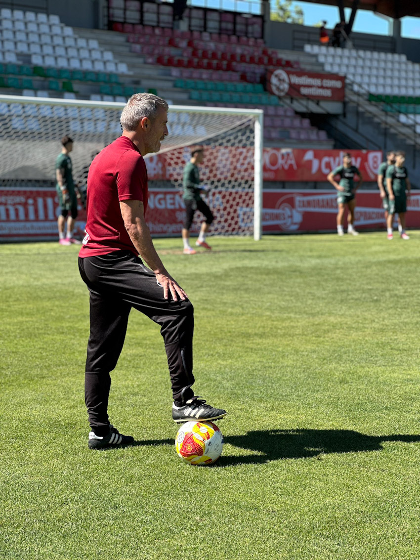 Óscar Cano durante un entrenamiento con el Zamora (ZAMORA CF)
