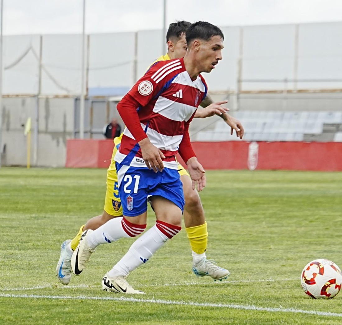 El centrocampista se marcha del Granada (GRANADA CF)