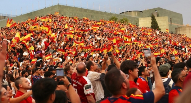 Miles de granadinos siguieron el partido en el Palacio de Congresos (GP MEDIA)
