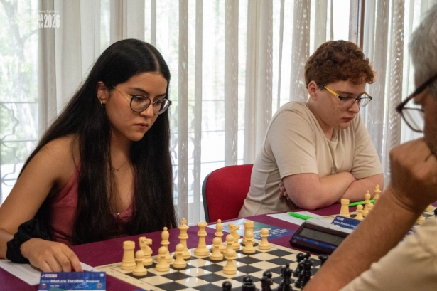 Roxanny durante una partida (GRANADA CHESS OPEN) Roxanny durante una partida (GRANADA CHESS OPEN)