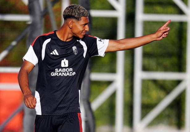 Owen ha debutado antes de superar la mayoría de edad (GRANADA CF) Owen ha debutado antes de superar la mayoría de edad (GRANADA CF)