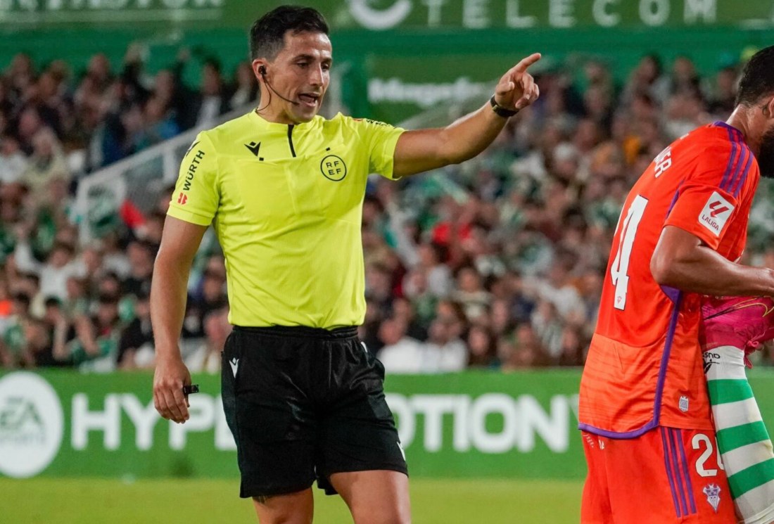 Saúl Ais dirigirá el encuentro en Los Cármenes