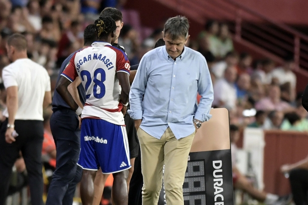 Pacheta, entrenador del Granada CF, en un momento del encuentro ante el Real Mallorca (GP MEDIA) Pacheta, entrenador del Granada CF, en un momento del encuentro ante el Real Mallorca (GP MEDIA)