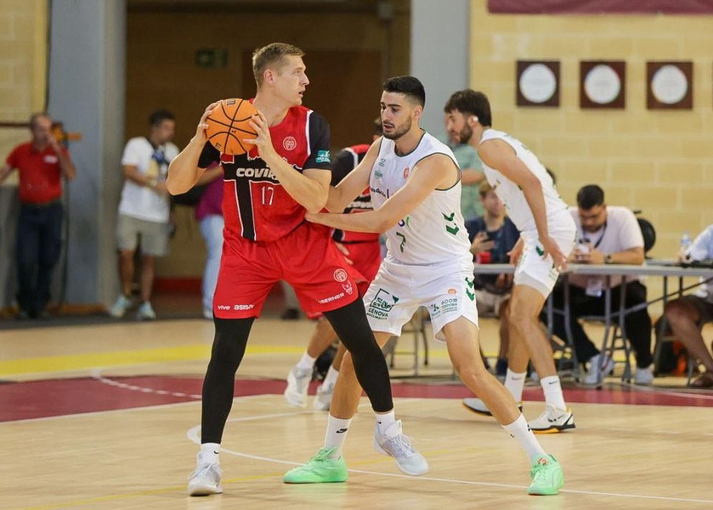 El Coviran se anota su primer triunfo de pretemporada (FRAN PÉREZ/CB CÓRDOBA)