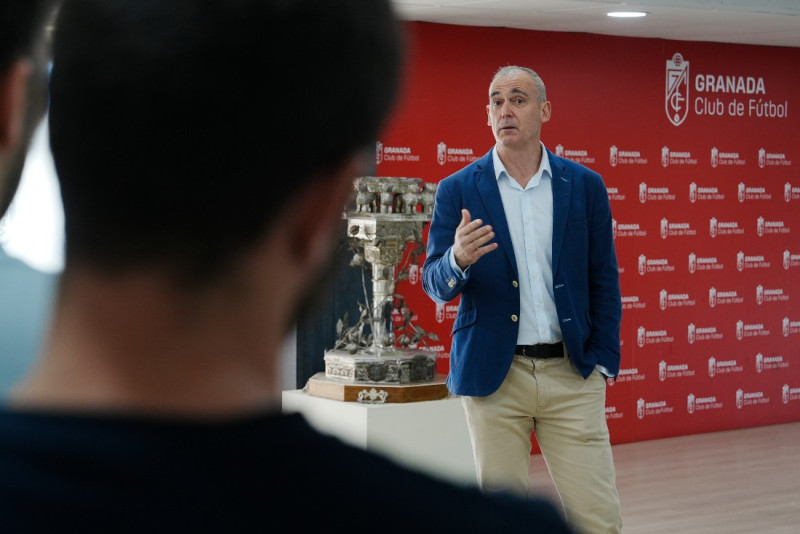 Beristain ha tenido un encuentro informal con los periodistas que cubren la actualidad del club (GRANADA CF) Beristain ha tenido un encuentro informal con los periodistas que cubren la actualidad del club (GRANADA CF)