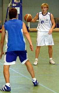 Dos jugadores en acción en el torneo Dos jugadores en acción en el torneo