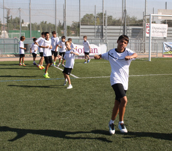 Los niños se ejercitan cada día del Campus
