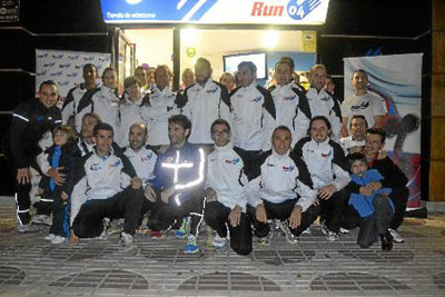 Paquillo junto al equipo de Run 04