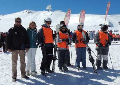 Granados y María José López, junto a varios participantes de los cursos 